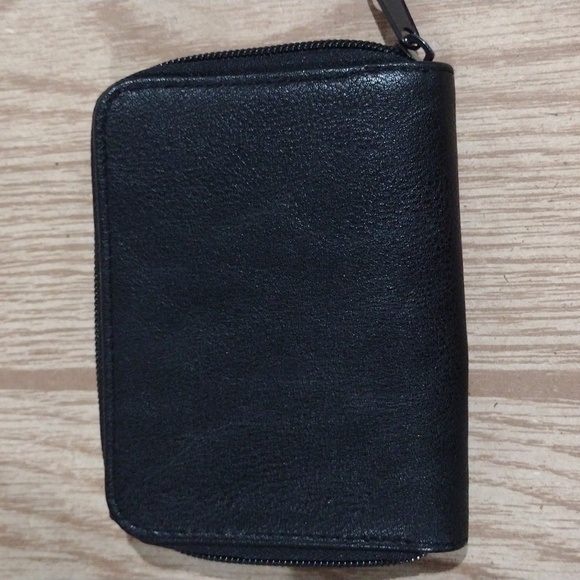 NWOT Black Faux Leather Small Zipper Arround Wallet 5 x 4 inches - Picture 7 of 7